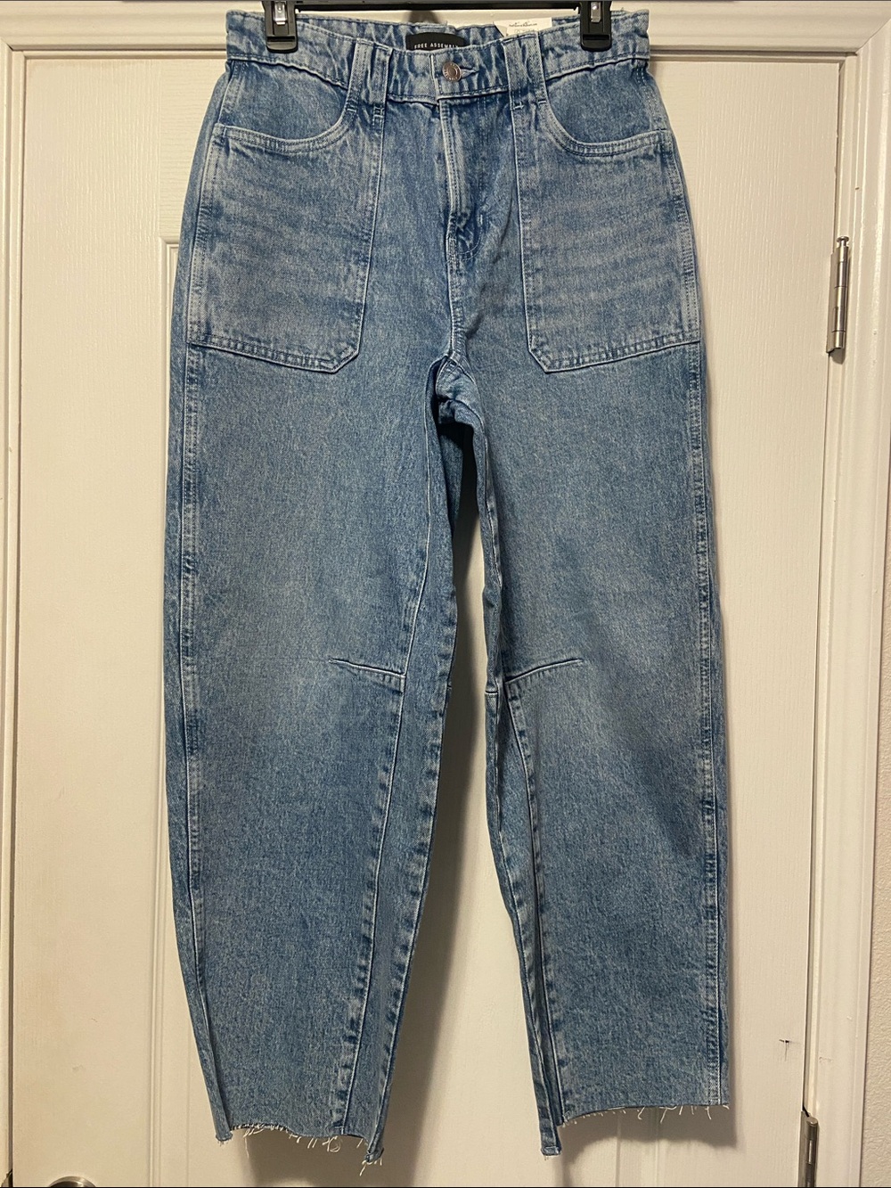 Free Assembly Women's Cropped Carpenter Barrel Jeans, 27" Inseam, Size 2